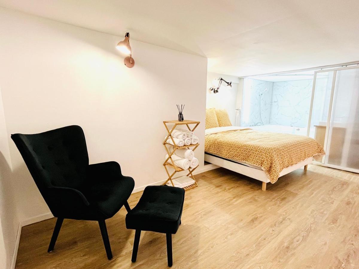 Duplex-Ceiling Height 1,9M-Free Private Parking-Self Check In !! Duplex Climatise-Hauteur Sous Plafond 1,9M-Parking Prive Gratuit-Arrivee Autonome !! Avignon Bagian luar foto