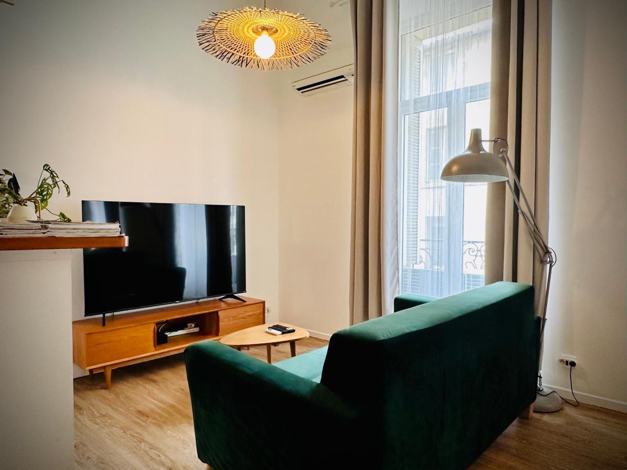 Duplex-Ceiling Height 1,9M-Free Private Parking-Self Check In !! Duplex Climatise-Hauteur Sous Plafond 1,9M-Parking Prive Gratuit-Arrivee Autonome !! Avignon Bagian luar foto